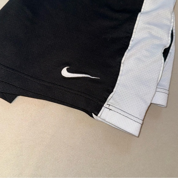 Women’s Nike drawstring shorts size: small - Picture 5 of 5